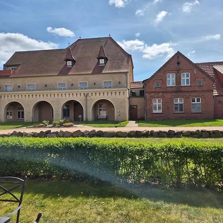 Der Westfluegel Landrat Erdmann Apartment *