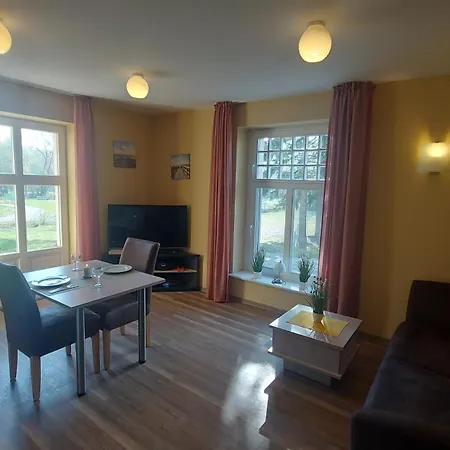 Apartment Der Westflügel Landrat Erdmann Stolpe auf Usedom